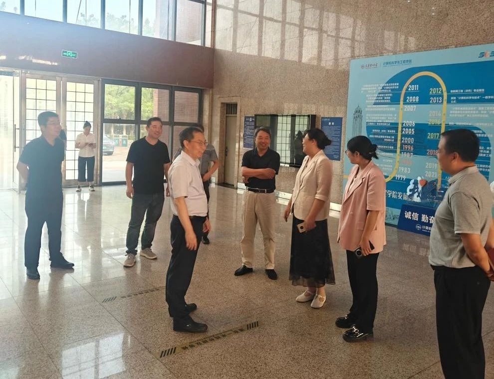  校领导带队开展校园安全大检查