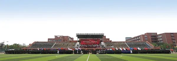 天津市学校国旗护卫队展演活动在新葡萄举行